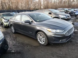 2019 Ford Fusion Hybrid SE with VIN 3FA6P0LU7KR243690, listed as a Copart auction lot 71983342 with 52,562 mi miles. Bid and sale history available at carsss.com. Image 4.