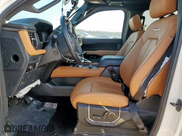 2023 Ford Expedition Platinum z VIN 1FMJU1L88PEA35667, wystawiony jako Copart lot #59357185 z przebiegiem Nie podano mil oraz Szkoda całkowita • Salvage title. Historia ofert i sprzedaży dostępna na DreamBid. Obrazek 7.