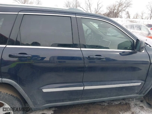 2011 Jeep Grand Cherokee Laredo with VIN 1J4RR4GG0BC610046, listed as a IAAI auction lot 41730587 with 177,032 mi miles. Bid and sale history available at carsss.com. Image 13.