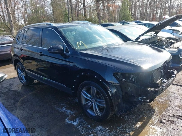 2020 Volkswagen Tiguan SE with VIN 3VV2B7AX5LM116837, listed as a IAAI auction lot 41791864 with 76,623 mi miles. Bid and sale history available at carsss.com. Image 1.