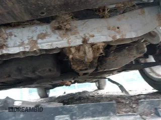 2021 Mitsubishi Outlander ES z VIN JA4ARUAU7MU017700, wystawiony jako IAAI lot #42320238 z przebiegiem 120 999 mil mil oraz . Historia ofert i sprzedaży dostępna na DreamBid. Obrazek 6.