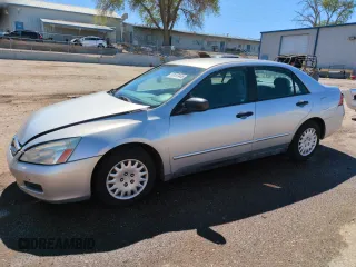 2007 Honda Accord VP z VIN 1HGCM56107A210036, wystawiony jako Copart lot #53157445 z przebiegiem 102 259 mil mil oraz Szkoda całkowita • Salvage title. Historia ofert i sprzedaży dostępna na DreamBid. Obrazek 1.