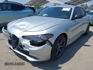 2019 Alfa Romeo Giulia z VIN ZARFAMAN7K7609854, wystawiony jako IAAI lot #42086641 z przebiegiem 45 398 mil mil oraz . Historia ofert i sprzedaży dostępna na DreamBid. Obrazek 17.