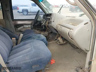 1995 Chevrolet Tahoe with VIN 1GNEK13K8SJ452589, listed as a IAAI auction lot 41788147 with 291,313 mi miles. Bid and sale history available at carsss.com. Image 5.