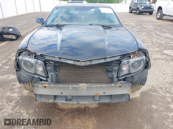 2011 Chevrolet Camaro 2LT z VIN 2G1FC1ED9B9202646, wystawiony jako IAAI lot #42197210 z przebiegiem 177 451 mil mil oraz . Historia ofert i sprzedaży dostępna na DreamBid. Obrazek 6.