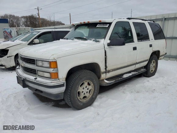 1997 Chevrolet Tahoe with VIN 1GNEK13R7VJ362707, listed as a Copart auction lot 43449635 with 198,516 mi miles and Salvage Title. Bid and sale history available at carsss.com. Image 1.