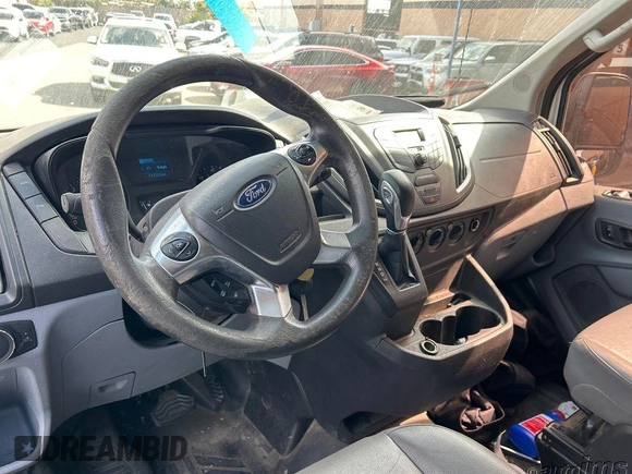 2019 Ford Transit z VIN 1FTBW3XM3KKA14967, wystawiony jako IAAI lot #42375484 z przebiegiem 112 103 mil mil oraz . Historia ofert i sprzedaży dostępna na DreamBid. Obrazek 19.
