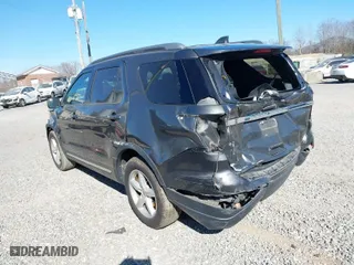 2019 Ford Explorer XLT with VIN 1FM5K7D89KGA32556, listed as a IAAI auction lot 41699226 with 69,938 mi miles. Bid and sale history available at carsss.com. Image 3.