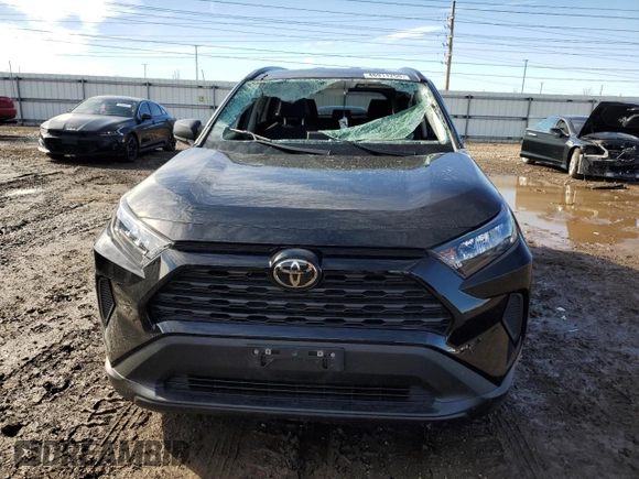 2021 Toyota RAV4 LE with VIN 2T3F1RFV4MC213910, listed as a Copart auction lot 46911255 with 32,114 mi miles and Salvage Title. Bid and sale history available at carsss.com. Image 5.