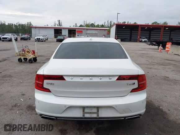 2018 Volvo S90 Inscription with VIN LVY992ML3JP005482, listed as a IAAI auction lot 41966556 with 136,908 mi miles. Bid and sale history available at carsss.com. Image 16.