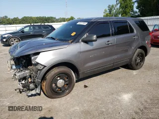 2018 Ford Police Interceptor Utility z VIN 1FM5K8AT5JGA57810, wystawiony jako Copart lot #60251944 z przebiegiem 124 958 mil mil oraz Szkody całkowita. Historia ofert i sprzedaży dostępna na DreamBid. Obrazek 1.