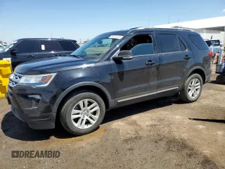 2019 Ford Explorer XLT z VIN 1FM5K8DH1KGA37725, wystawiony jako Copart lot #56255315 z przebiegiem 56 501 mil mil oraz Szkoda całkowita • Salvage title. Historia ofert i sprzedaży dostępna na DreamBid. Obrazek 1.