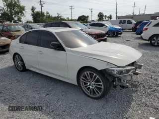 2018 BMW 3 Series 340i z VIN WBA8B3G53JNV00977, wystawiony jako Copart lot #53923065 z przebiegiem Nie podano mil oraz Tytuł czysty. Historia ofert i sprzedaży dostępna na DreamBid. Obrazek 4.