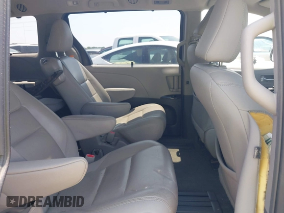 2017 Toyota Sienna XLE Auto Access Seat z VIN 5TDYZ3DC2HS850817, wystawiony jako IAAI lot #42564078 z przebiegiem 190 069 mil mil oraz . Historia ofert i sprzedaży dostępna na DreamBid. Obrazek 8.