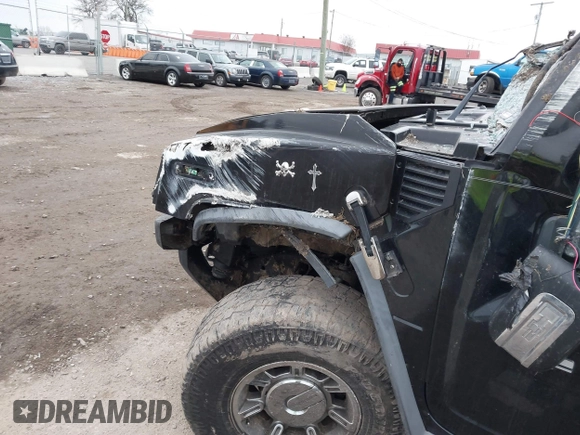 2007 Hummer H2 SUV z VIN 5GRGN23UX7H111093, wystawiony jako IAAI lot #41262675 z przebiegiem Nie podano mil oraz . Historia ofert i sprzedaży dostępna na DreamBid. Obrazek 20.