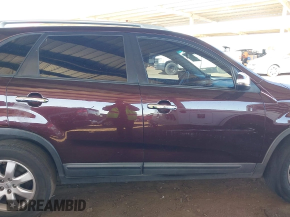 2013 Kia Sorento LX with VIN 5XYKT4A26DG368495, listed as a IAAI auction lot 41332267 with 226,386 mi miles. Bid and sale history available at carsss.com. Image 14.