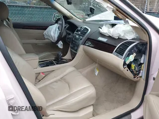 2008 Cadillac SRX AWD with VIN 1GYEE437680129213, listed as a IAAI auction lot 41493519 with 37,704 mi miles. Bid and sale history available at carsss.com. Image 5.