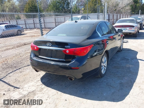 2015 Infiniti Q50 Premium with VIN JN1BV7AP9FM348009, listed as a IAAI auction lot 41852281 with 124,118 mi miles. Bid and sale history available at carsss.com. Image 4.