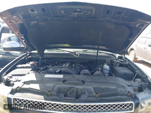 2008 Chevrolet Suburban LT w/3LT with VIN 1GNFK16328J113022, listed as a IAAI auction lot 41769498 with 160,487 mi miles. Bid and sale history available at carsss.com. Image 10.