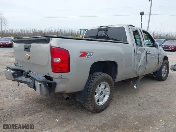 2009 Chevrolet Silverado 1500 LTZ with VIN 1GCEK39029Z198481, listed as a IAAI auction lot 41939189 with 175,200 mi miles. Bid and sale history available at carsss.com. Image 4.
