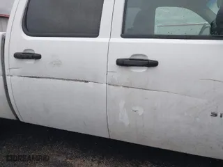 2008 Chevrolet Silverado 1500 LT w/1LT with VIN 2GCEK13MX81133448, listed as a IAAI auction lot 41490543 with 244,563 mi miles. Bid and sale history available at carsss.com. Image 6.