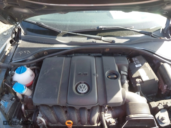 2013 Volkswagen Passat SE with VIN 1VWBP7A36DC039148, listed as a IAAI auction lot 42075823 with 196,734 mi miles. Bid and sale history available at carsss.com. Image 10.