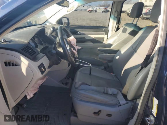 2014 Volkswagen Routan SE with VIN 2C4RVABG1ER134831, listed as a Copart auction lot 84247044 with 111,982 mi miles and Non repairable. Bid and sale history available at DreamBid. Image 7.