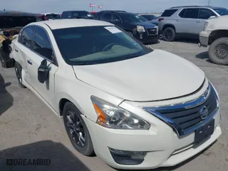 2015 Nissan Altima 2.5 S with VIN 1N4AL3AP2FC570488, listed as a IAAI auction lot 41824748 with 73,590 mi miles. Bid and sale history available at carsss.com. Image 1.