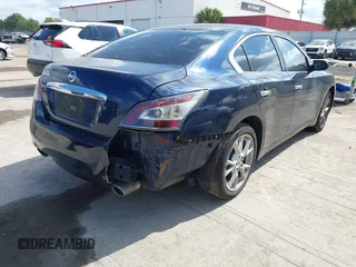 2014 Nissan Maxima SV z VIN 1N4AA5AP3EC480086, wystawiony jako IAAI lot #42040820 z przebiegiem 156 947 mil mil oraz . Historia ofert i sprzedaży dostępna na DreamBid. Obrazek 4.