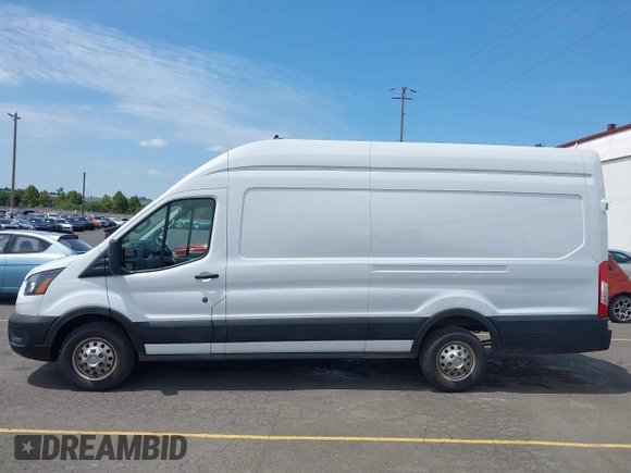 2023 Ford Transit Cargo z VIN 1FTBR3U86PKA69175, wystawiony jako IAAI lot #42520049 z przebiegiem 50 866 mil mil oraz . Historia ofert i sprzedaży dostępna na DreamBid. Obrazek 14.