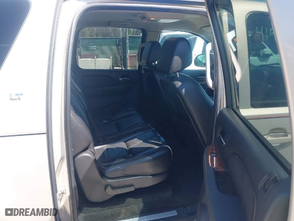 2007 Chevrolet Suburban LTZ with VIN 3GNFK16357G109210, listed as a IAAI auction lot 41990278 with 176,136 mi miles. Bid and sale history available at carsss.com. Image 8.
