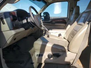 2005 Ford F-250 XL with VIN 1FTSW20P25EA07140, listed as a Copart auction lot 44162225 with 199,922 mi miles and Clean Title. Bid and sale history available at DreamBid. Image 7.