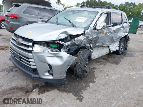 2018 Toyota Highlander SE z VIN 5TDJZRFH0JS529197, wystawiony jako IAAI lot #40233988 z przebiegiem Nie podano mil oraz . Historia ofert i sprzedaży dostępna na DreamBid. Obrazek 2.