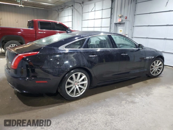 2016 Jaguar XJ R-Sport with VIN SAJWJ1CDXG8V99210, listed as a Copart auction lot 82693224 with 81,978 mi miles and Salvage title. Bid and sale history available at DreamBid. Image 3.