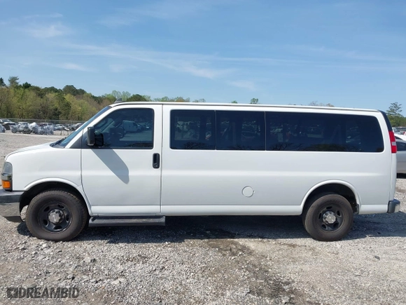 2019 Chevrolet Express Passenger LT with VIN 1GAZGPFG4K1286442, listed as a IAAI auction lot 41908138 with 241,894 mi miles. Bid and sale history available at carsss.com. Image 14.