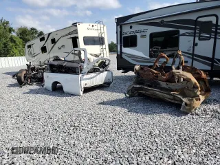 2016 Ford F-350 Platinum z VIN 1FT8W3BT8GEB76334, wystawiony jako Copart lot #53998995 z przebiegiem Nie podano mil oraz Nie do naprawy. Historia ofert i sprzedaży dostępna na DreamBid. Obrazek 1.