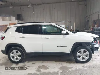 2020 Jeep Compass Altitude z VIN 3C4NJDBB6LT252156, wystawiony jako IAAI lot #42507699 z przebiegiem 47 261 mil mil oraz . Historia ofert i sprzedaży dostępna na DreamBid. Obrazek 14.