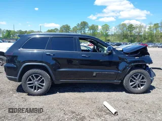 2018 Jeep Grand Cherokee Limited with VIN 1C4RJFBG6JC204593, listed as a IAAI auction lot 42195757 with 95,357 mi miles and . Bid and sale history available at DreamBid. Image 13.