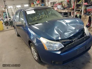 2009 Ford Focus SE with VIN 1FAHP35N09W245448, listed as a IAAI auction lot 41850771 with 233,531 mi miles. Bid and sale history available at carsss.com. Image 1.