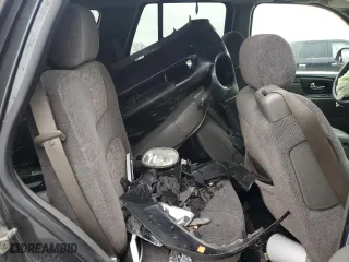2004 GMC Envoy SLE with VIN 1GKDS13S942432115, listed as a Copart auction lot 43817125 with 147,228 mi miles and Salvage Title. Bid and sale history available at carsss.com. Image 11.