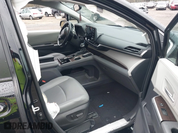 2022 Toyota Sienna XLE with VIN 5TDYRKEC3NS111265, listed as a IAAI auction lot 42041080 with 114,667 mi miles and . Bid and sale history available at DreamBid. Image 5.