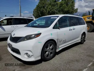 2015 Toyota Sienna SE with VIN 5TDXK3DC2FS541555, listed as a Copart auction lot 51348215 with 215,701 mi miles and Salvage Title. Bid and sale history available at carsss.com. Image 1.