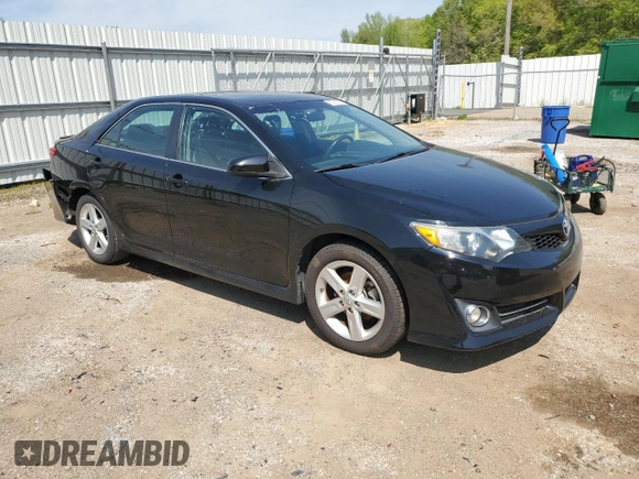 2014 Toyota Camry L with VIN 4T1BF1FK1EU400005, listed as a Copart auction lot 52782775 with 83,939 mi miles and Salvage Title. Bid and sale history available at DreamBid. Image 4.