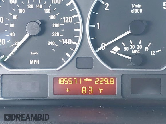 2002 BMW 3 Series 330i z VIN WBAEV53402KM21739, wystawiony jako IAAI lot #42170772 z przebiegiem 185 571 mil mil oraz . Historia ofert i sprzedaży dostępna na DreamBid. Obrazek 15.