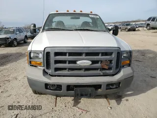 2005 Ford F-350 XL с VIN 1FDSF34595EC82207, выставлен на аукционе Copart как лот 81135964 с пробегом Не указан миль и Списание • Salvage title. История ставок и продаж доступна на DreamBid. Изображение 5.
