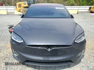 2016 Tesla Model X 70D z VIN 5YJXCBE23GF005295, wystawiony jako Copart lot #51034005 z przebiegiem 130 325 mil mil oraz Szkody całkowita. Historia ofert i sprzedaży dostępna na DreamBid. Obrazek 5.