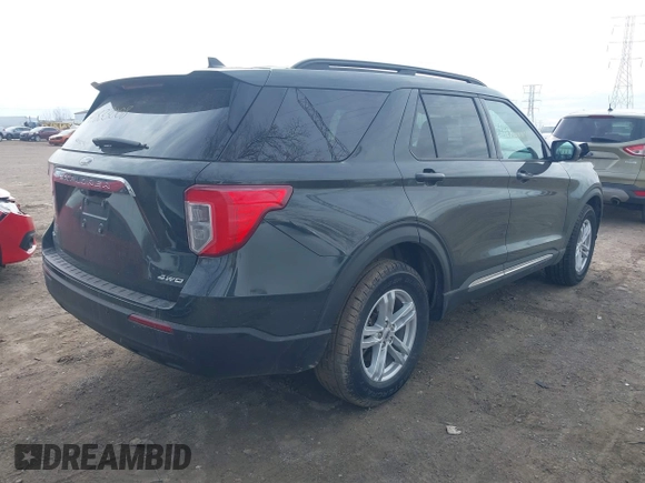 2022 Ford Explorer XLT with VIN 1FMSK8DHXNGA55681, listed as a IAAI auction lot 41833008 with 1 mi miles. Bid and sale history available at carsss.com. Image 4.
