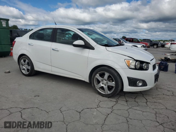 2014 Chevrolet Sonic LTZ z VIN 1G1JE5SB3E4191729, wystawiony jako Copart lot #59054185 z przebiegiem 138 868 mil mil oraz Czysty tytuł • Clean title. Historia ofert i sprzedaży dostępna na DreamBid. Obrazek 4.