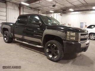 2007 Chevrolet Silverado 1500 LT w/1LT with VIN 3GCEK13M57G510256, listed as a IAAI auction lot 41690398 with 256,980 mi miles. Bid and sale history available at carsss.com. Image 1.