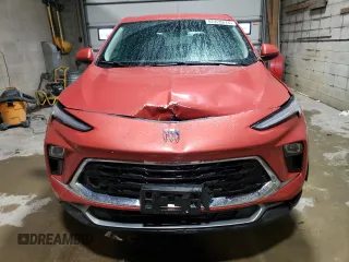 2024 Buick Encore GX Preferred z VIN KL4AMCSL7RB041769, wystawiony jako Copart lot #57420215 z przebiegiem 8 538 mil mil oraz Szkoda całkowita • Salvage title. Historia ofert i sprzedaży dostępna na DreamBid. Obrazek 5.